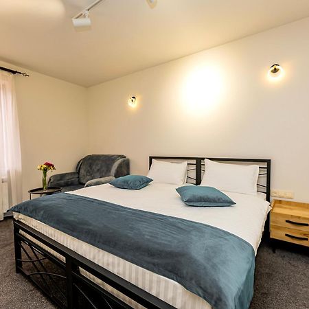Taniqinn Dilijan Hotel ภายนอก รูปภาพ