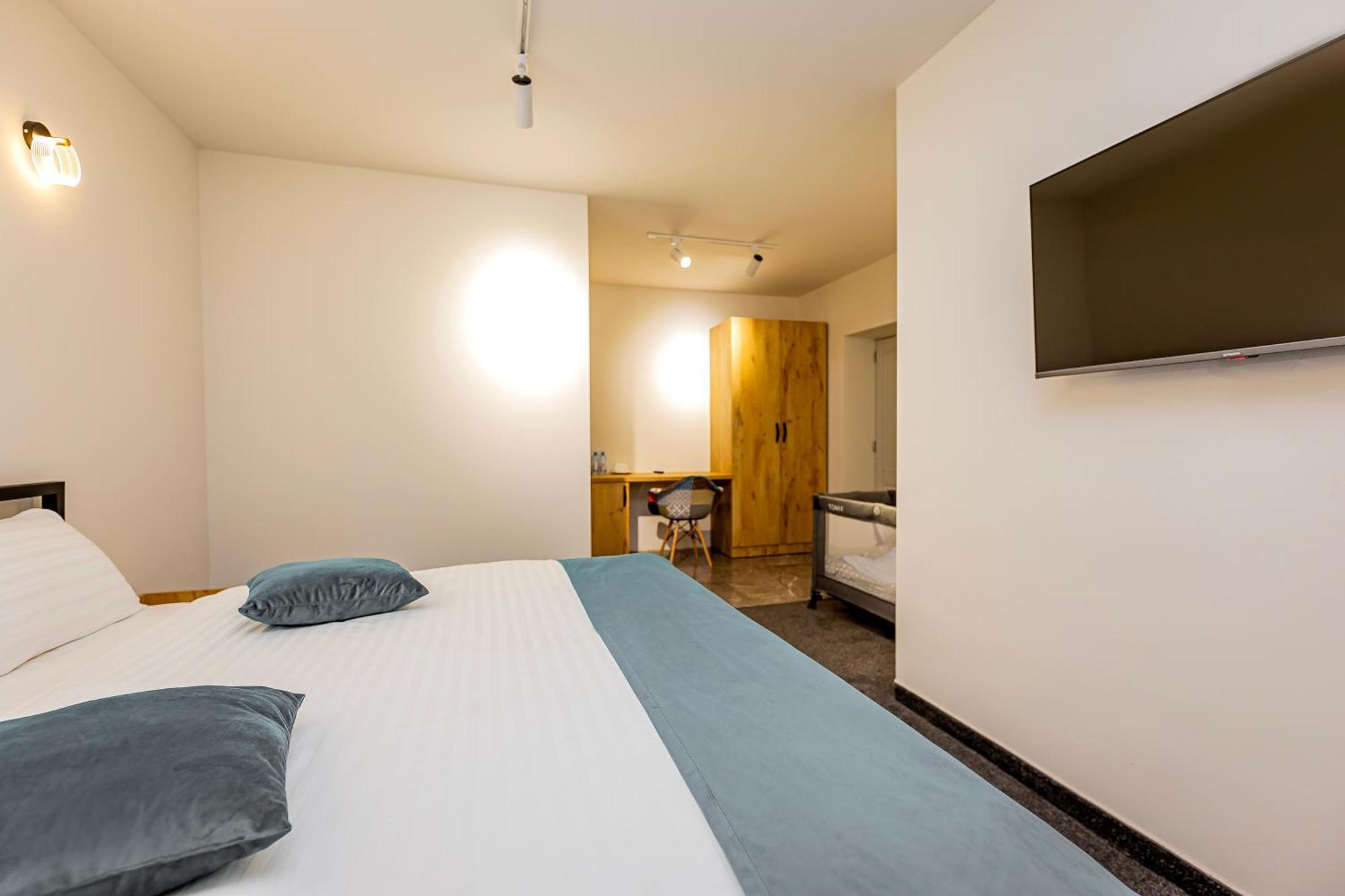 Taniqinn Dilijan Hotel ภายนอก รูปภาพ