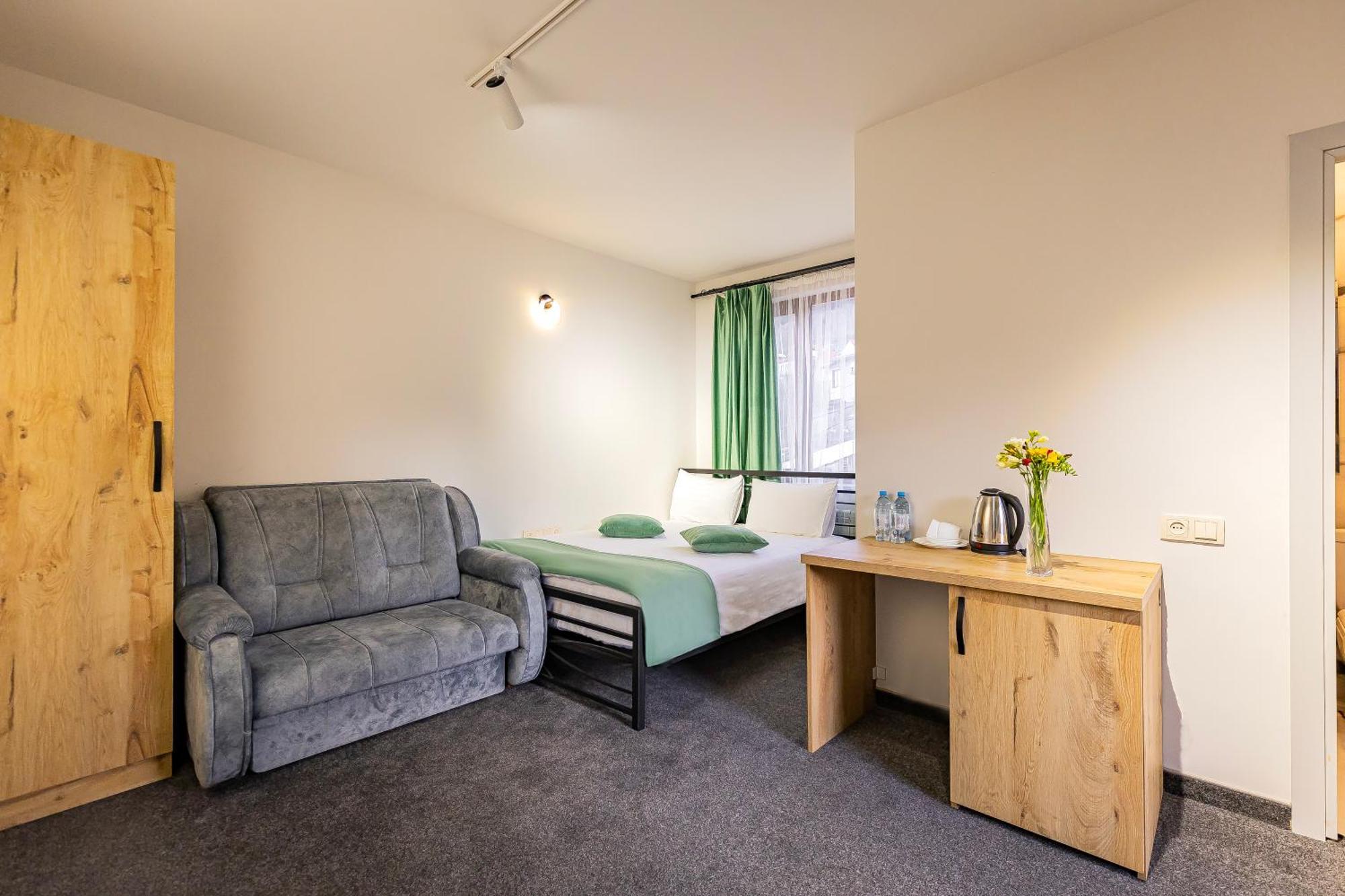 Taniqinn Dilijan Hotel ภายนอก รูปภาพ