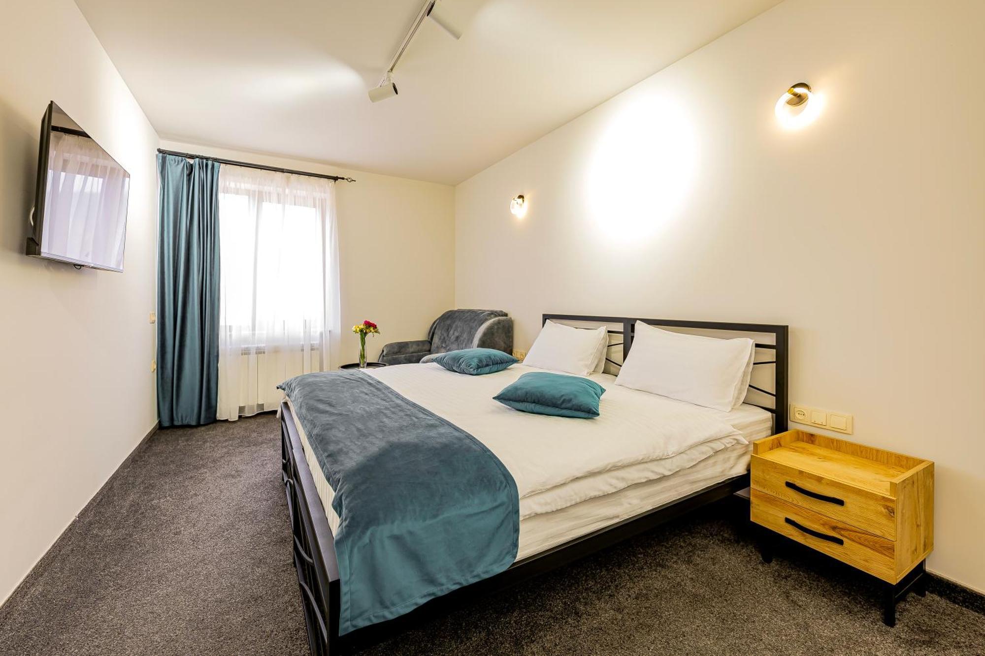 Taniqinn Dilijan Hotel ภายนอก รูปภาพ