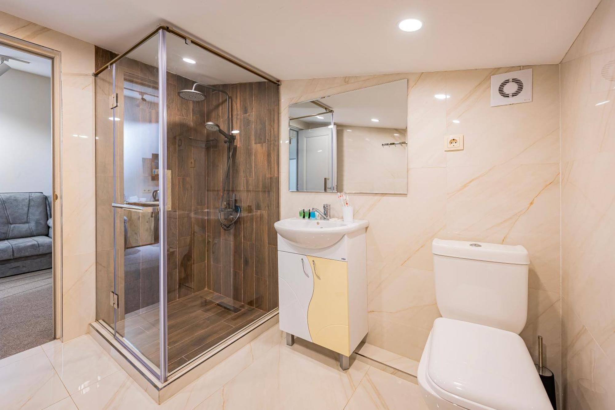 Taniqinn Dilijan Hotel ภายนอก รูปภาพ