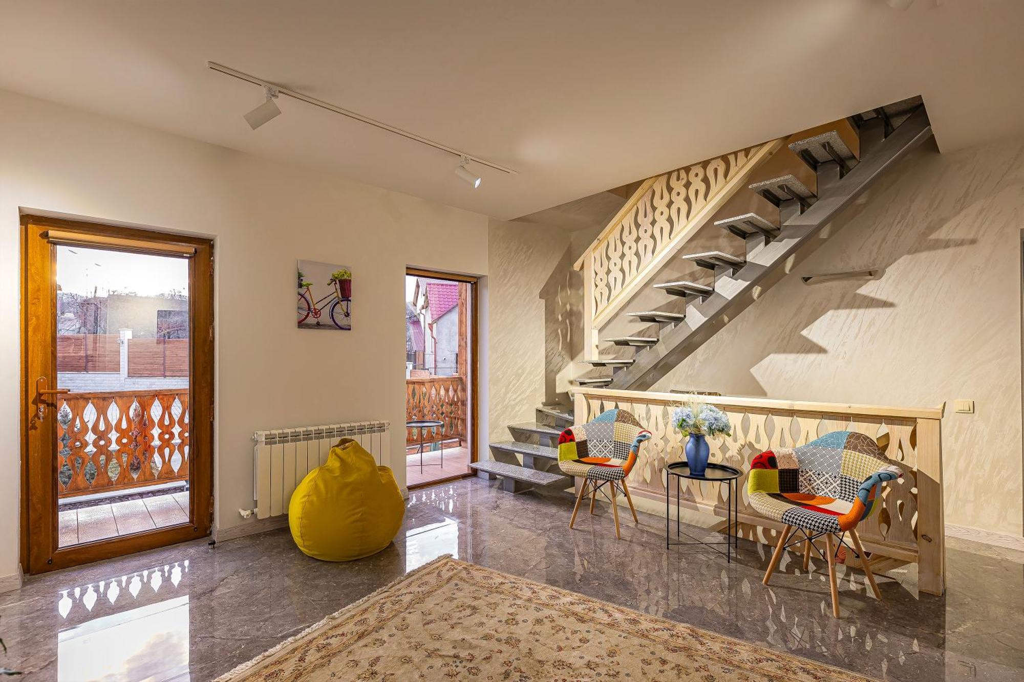 Taniqinn Dilijan Hotel ภายนอก รูปภาพ