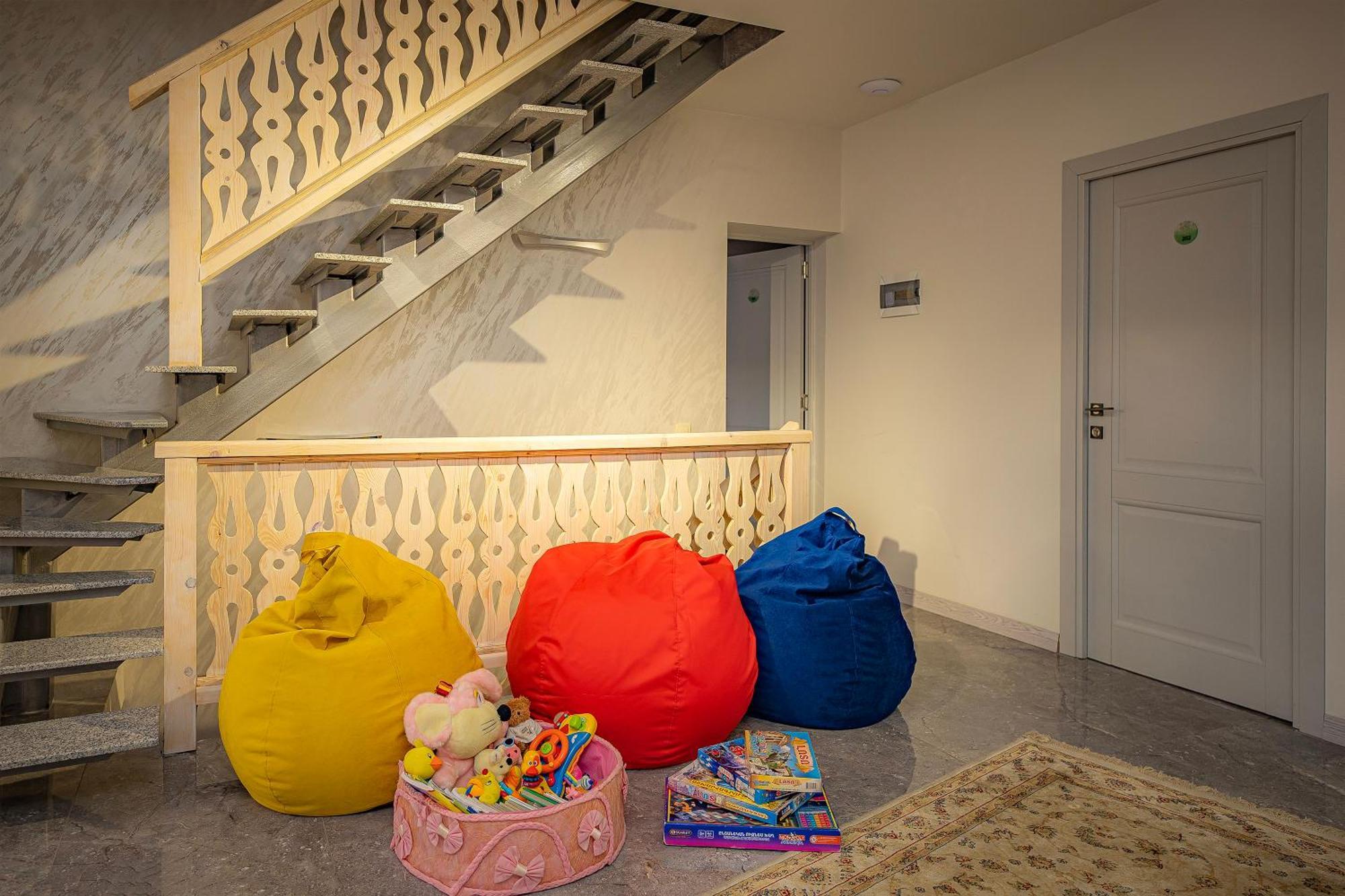 Taniqinn Dilijan Hotel ภายนอก รูปภาพ